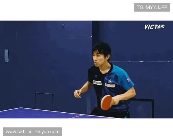 乒乓球反手半出台拉死角，堪称神操作