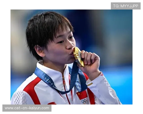 中国跳水队动作同步度惊人拿下高分 中国跳水队动作同步度惊人拿下高分